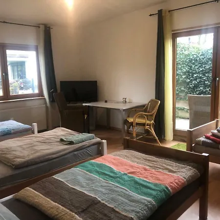 Kara Immobilien Casa de hóspedes *